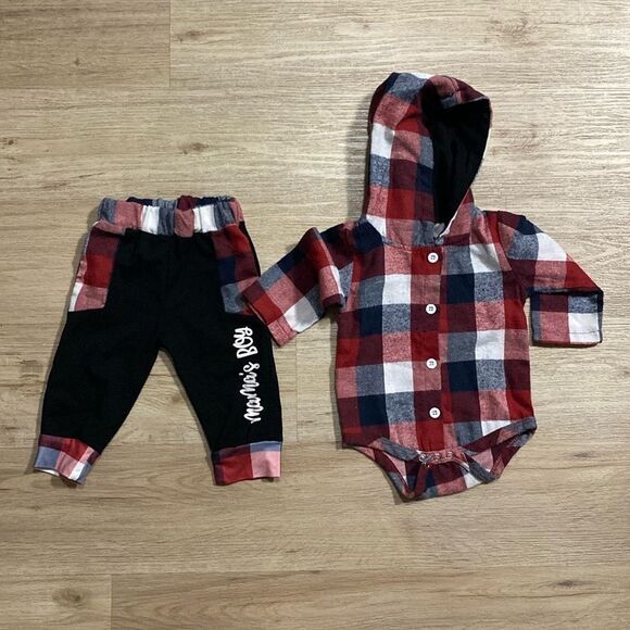 Mama’s Boy Plaid Hooded Onesie & Pants Set – Size 70 (3–6 Months) - Picture 2 of 9